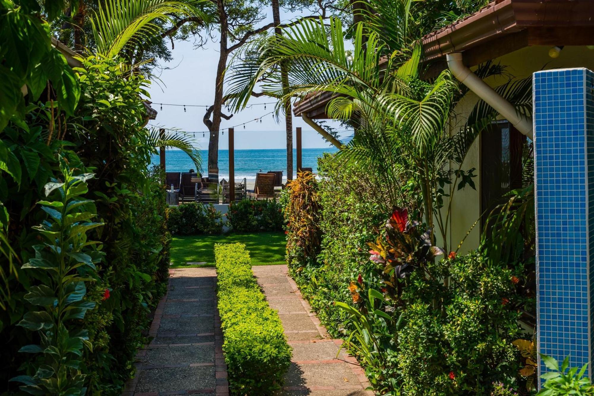 The Coast Beachfront Hotel Тамариндо Екстериор снимка