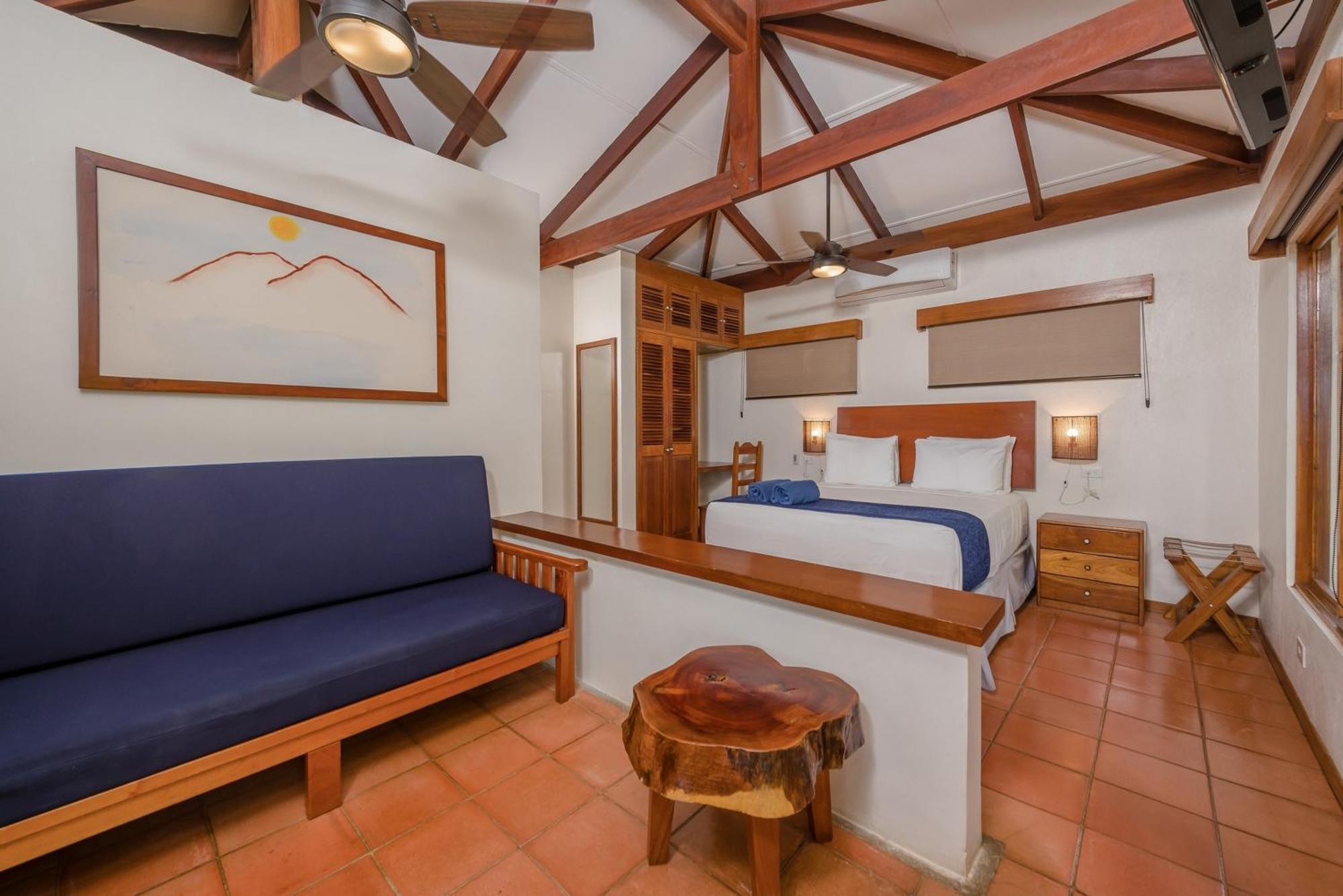The Coast Beachfront Hotel Тамариндо Стая снимка